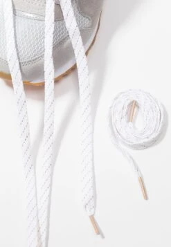 Baskets Basses - Light Grey -Chaussure Belle Promos Boutique 1c2a6eb659094c6c9761f38fac2292ab