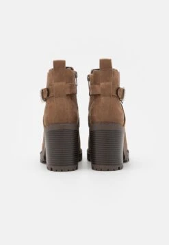 Bottines À Talons Hauts - Taupe 9 Bottines À Talons Hauts - Taupe -Chaussure Belle Promos Boutique 2eb63bf33bc64232b4616649422421c0