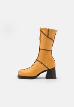 Miista Lois Boots - Bottes - Beige -Chaussure Belle Promos Boutique 39bd77c492b047e689186e1235ee568f