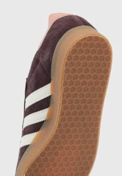 Adidas Originals Gazelle - Baskets Basses - Shadow Brown/Cream White 16 Adidas Originals Gazelle - Baskets Basses - Shadow Brown/Cream White -Chaussure Belle Promos Boutique 52b7d347a0d54f8089446241fdf8de23