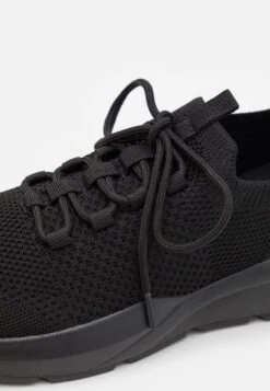 Pier One Unisex - Baskets Basses - Black -Chaussure Belle Promos Boutique 65995386a3d84cd3a2106406efd96c10