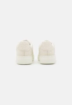 Baskets Basses - Off-White -Chaussure Belle Promos Boutique d3b67d0bf0f5472984c10fecfec1cafd